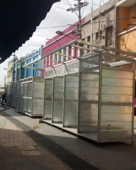 Puestos modulares — Estructura en lámina galvanizada para punto de venta — Metalworks Energy