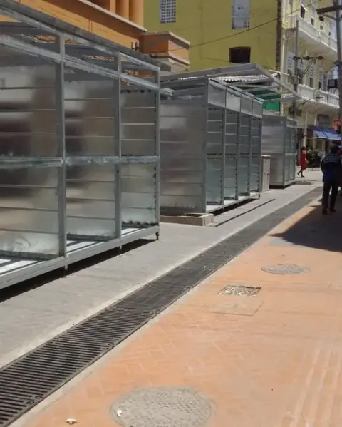 Serie de casetas — Módulos en línea, listos para acabado — Metalworks Energy